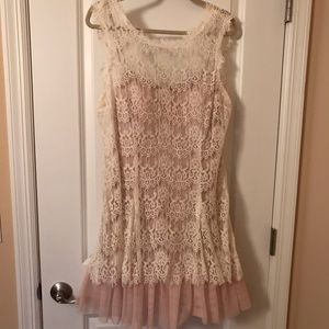 Lace detail dress with tulle